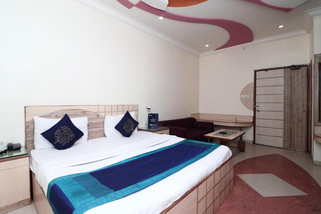 Hotel Deep Kanpur Eksteriør billede
