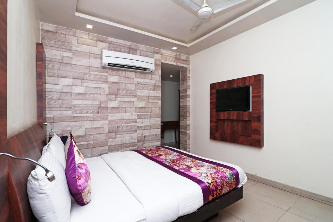 Hotel Deep Kanpur Eksteriør billede