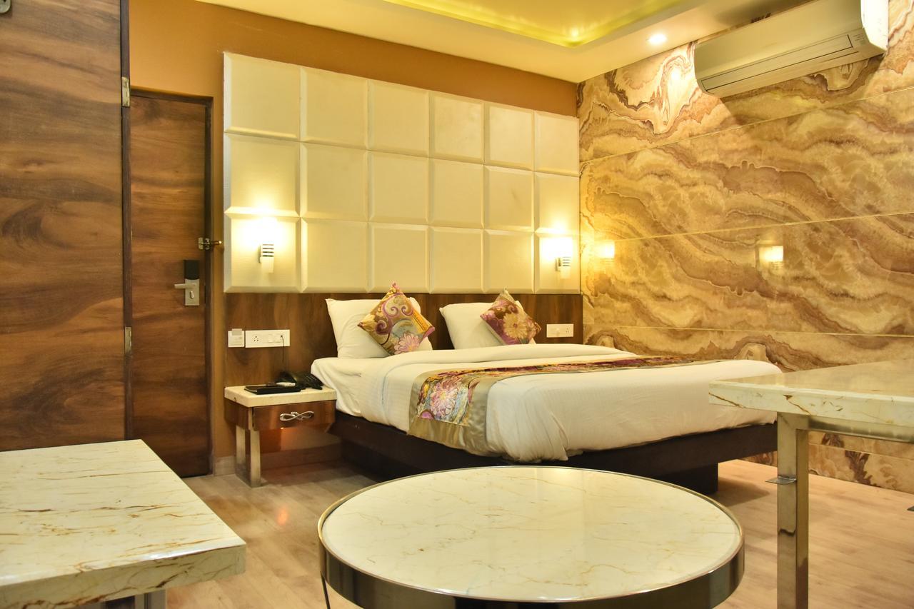 Hotel Deep Kanpur Eksteriør billede