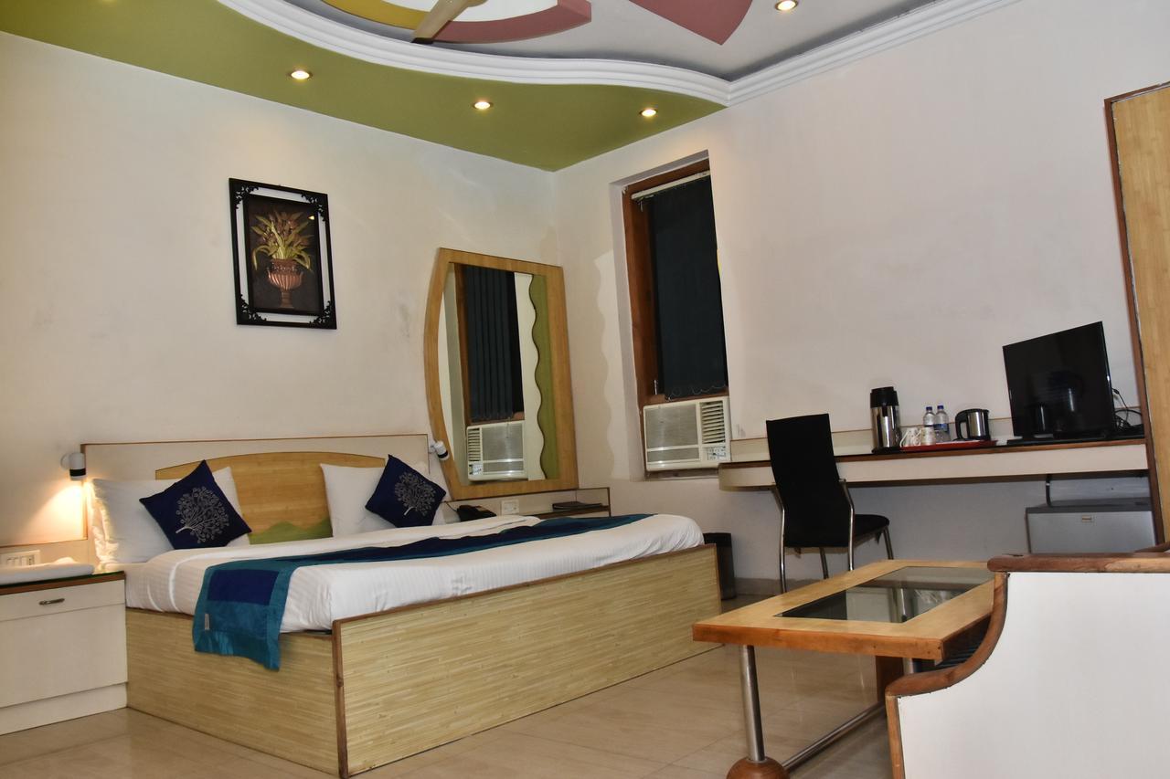 Hotel Deep Kanpur Eksteriør billede