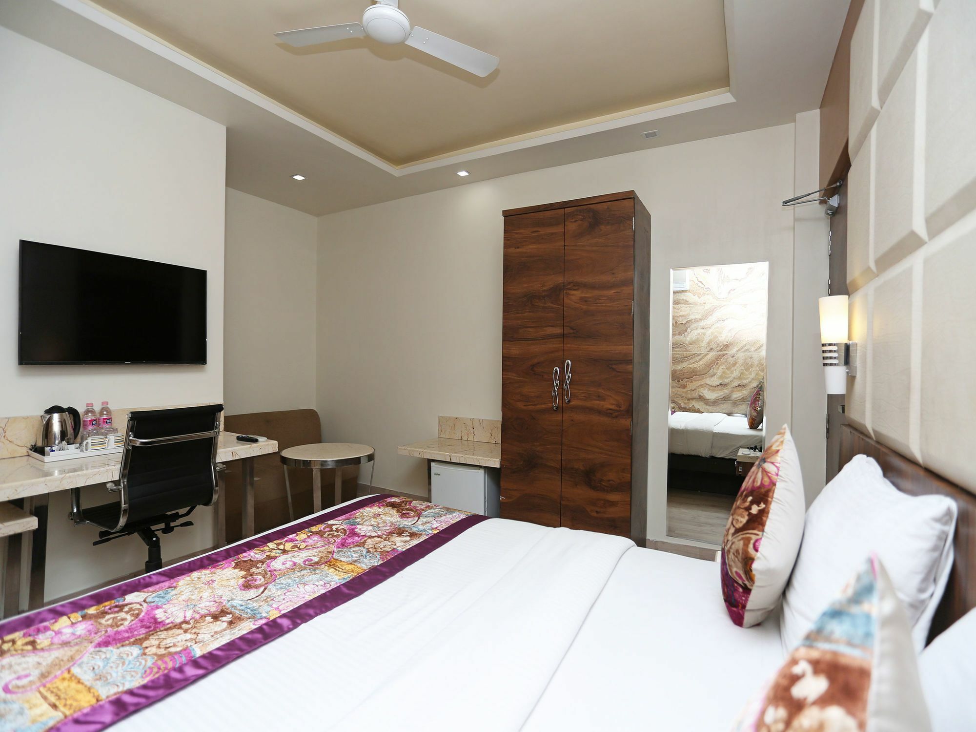 Hotel Deep Kanpur Eksteriør billede