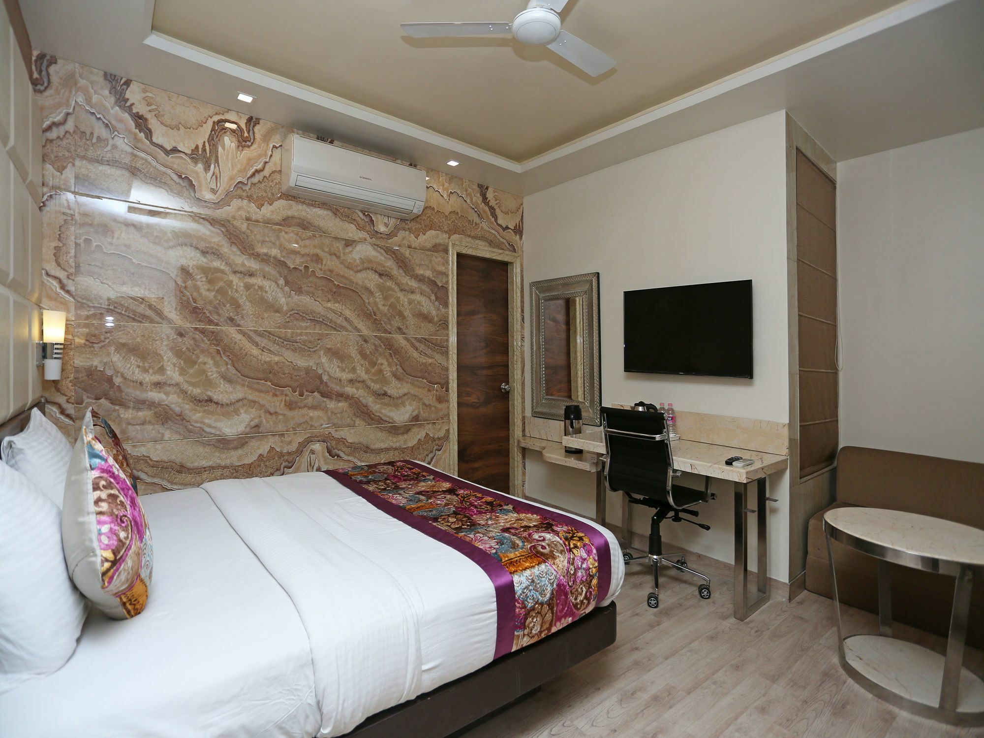 Hotel Deep Kanpur Eksteriør billede