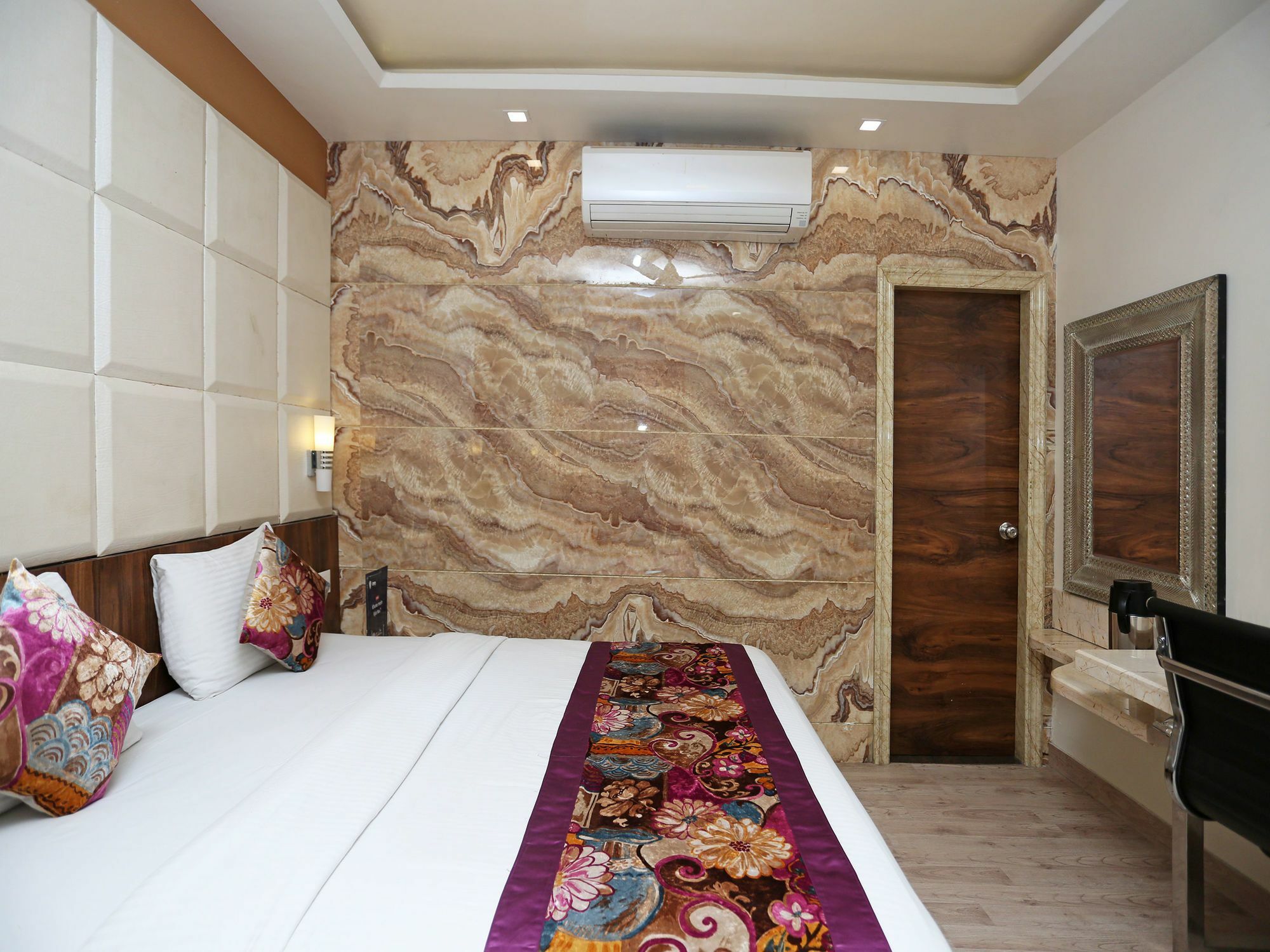 Hotel Deep Kanpur Eksteriør billede