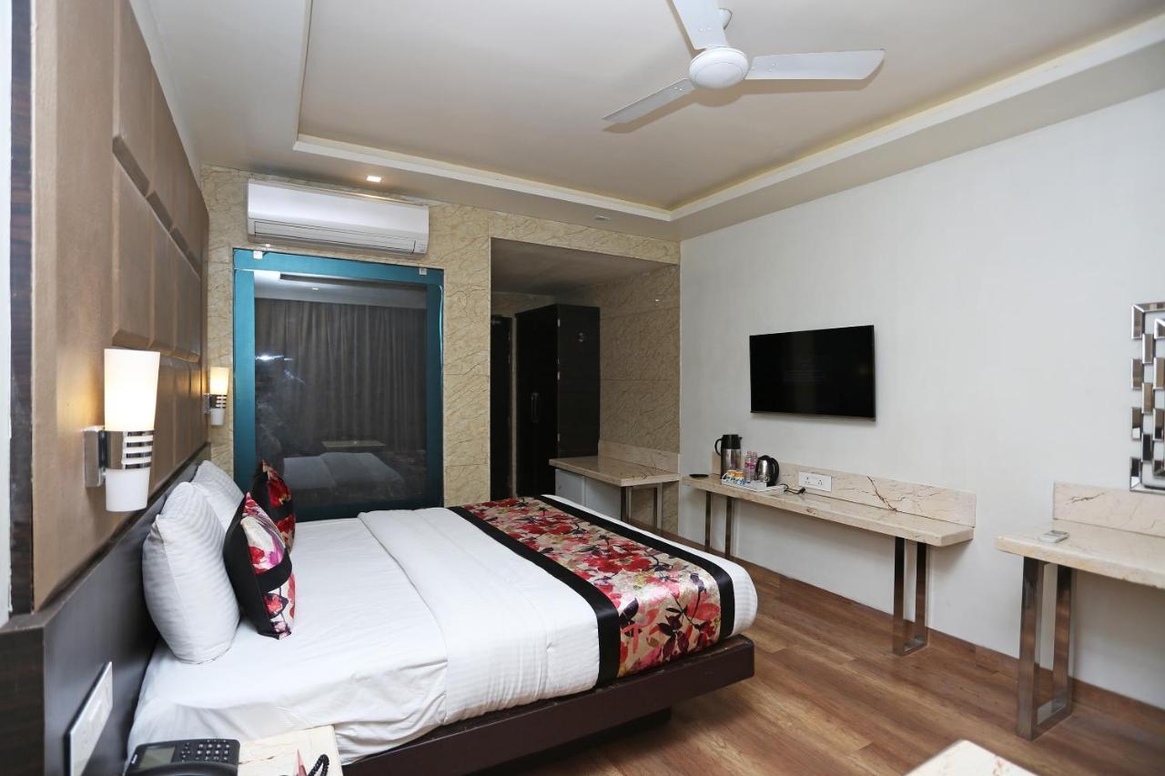 Hotel Deep Kanpur Eksteriør billede